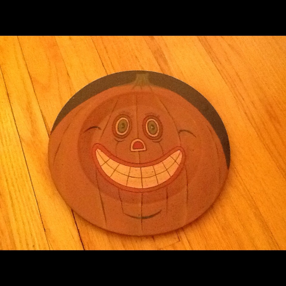 Adorable Wooden Pumpkin Plate!!